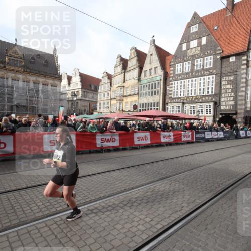 05.10.2025 - 20. swb-Marathon Bremen Yannick Fuchs http://msf.ph/oto/9310197 05.10.2025 11:18:11 Ziel 11082 meine-sportfotos.de