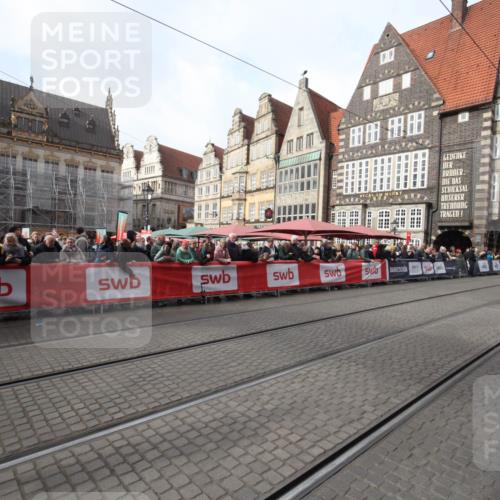 05.10.2025 - 20. swb-Marathon Bremen Yannick Fuchs http://msf.ph/oto/9310199 05.10.2025 11:18:12 Ziel 11082 meine-sportfotos.de