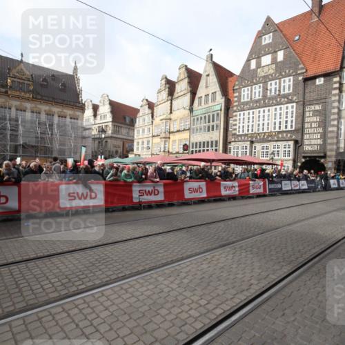 05.10.2025 - 20. swb-Marathon Bremen Yannick Fuchs http://msf.ph/oto/9310205 05.10.2025 11:18:13 Ziel  meine-sportfotos.de