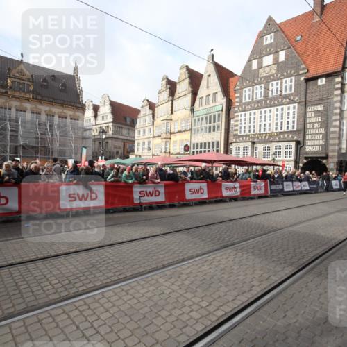 05.10.2025 - 20. swb-Marathon Bremen Yannick Fuchs http://msf.ph/oto/9310214 05.10.2025 11:18:14 Ziel  meine-sportfotos.de