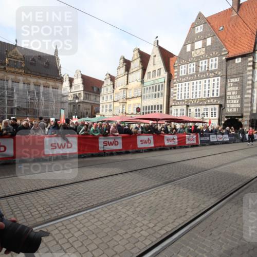 05.10.2025 - 20. swb-Marathon Bremen Yannick Fuchs http://msf.ph/oto/9310218 05.10.2025 11:18:14 Ziel  meine-sportfotos.de
