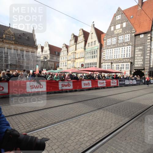 05.10.2025 - 20. swb-Marathon Bremen Yannick Fuchs http://msf.ph/oto/9310220 05.10.2025 11:18:14 Ziel  meine-sportfotos.de