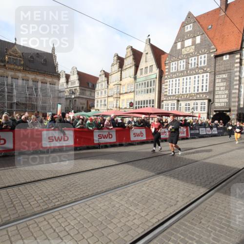 05.10.2025 - 20. swb-Marathon Bremen Yannick Fuchs http://msf.ph/oto/9310255 05.10.2025 11:18:19 Ziel 9348, 9465, 9477, 10575, 10994 meine-sportfotos.de