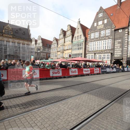 05.10.2025 - 20. swb-Marathon Bremen Yannick Fuchs http://msf.ph/oto/9310304 05.10.2025 11:18:25 Ziel 9348, 10198, 10994 meine-sportfotos.de