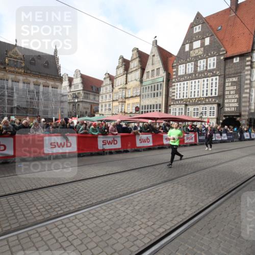05.10.2025 - 20. swb-Marathon Bremen Yannick Fuchs http://msf.ph/oto/9310340 05.10.2025 11:18:30 Ziel 10795, 11043 meine-sportfotos.de