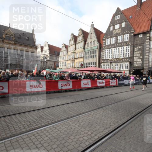 05.10.2025 - 20. swb-Marathon Bremen Yannick Fuchs http://msf.ph/oto/9310384 05.10.2025 11:18:35 Ziel 10076, 11043, 11690 meine-sportfotos.de
