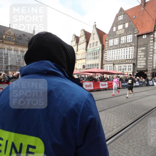 05.10.2025 - 20. swb-Marathon Bremen Yannick Fuchs http://msf.ph/oto/9310397 05.10.2025 11:18:37 Ziel 10076, 10472, 11690 meine-sportfotos.de