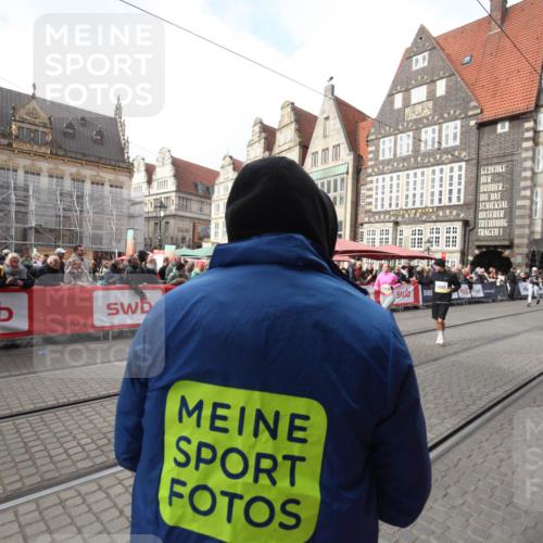 05.10.2025 - 20. swb-Marathon Bremen Yannick Fuchs http://msf.ph/oto/9310399 05.10.2025 11:18:37 Ziel 10076, 10472, 11690 meine-sportfotos.de