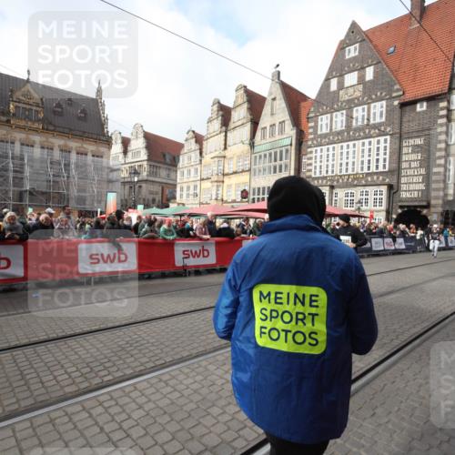 05.10.2025 - 20. swb-Marathon Bremen Yannick Fuchs http://msf.ph/oto/9310403 05.10.2025 11:18:38 Ziel 10076, 10472, 11690 meine-sportfotos.de