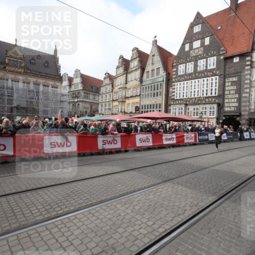 05.10.2025 - 20. swb-Marathon Bremen Yannick Fuchs http://msf.ph/oto/9310466 05.10.2025 11:18:47 Ziel 11480 meine-sportfotos.de