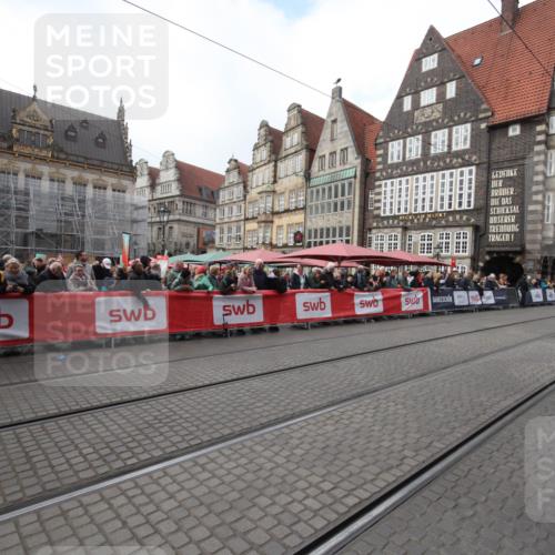 05.10.2025 - 20. swb-Marathon Bremen Yannick Fuchs http://msf.ph/oto/9310500 05.10.2025 11:18:51 Ziel  meine-sportfotos.de