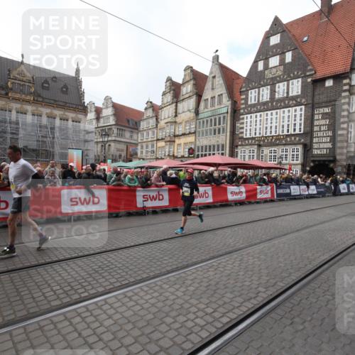05.10.2025 - 20. swb-Marathon Bremen Yannick Fuchs http://msf.ph/oto/9310528 05.10.2025 11:19:03 Ziel 9691, 11625 meine-sportfotos.de