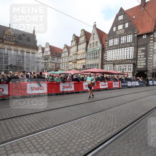 05.10.2025 - 20. swb-Marathon Bremen Yannick Fuchs http://msf.ph/oto/9310584 05.10.2025 11:19:20 Ziel 9247, 10488 meine-sportfotos.de