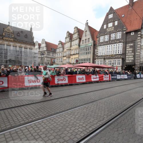 05.10.2025 - 20. swb-Marathon Bremen Yannick Fuchs http://msf.ph/oto/9310593 05.10.2025 11:19:21 Ziel 10488 meine-sportfotos.de