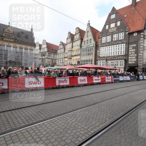 05.10.2025 - 20. swb-Marathon Bremen Yannick Fuchs http://msf.ph/oto/9310620 05.10.2025 11:19:25 Ziel  meine-sportfotos.de