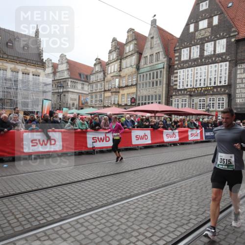 05.10.2025 - 20. swb-Marathon Bremen Yannick Fuchs http://msf.ph/oto/9310659 05.10.2025 11:23:16 Ziel 9808 meine-sportfotos.de