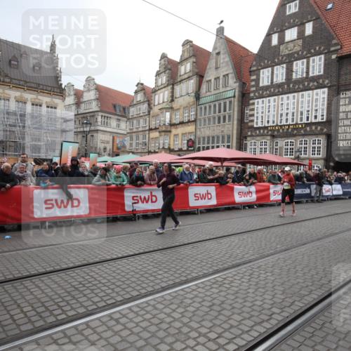 05.10.2025 - 20. swb-Marathon Bremen Yannick Fuchs http://msf.ph/oto/9310682 05.10.2025 11:23:30 Ziel 9840, 10731 meine-sportfotos.de