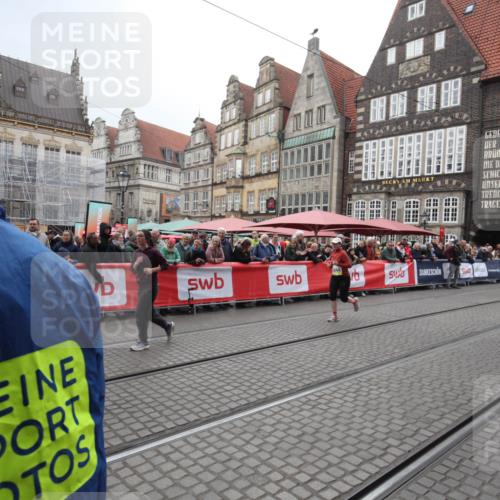 05.10.2025 - 20. swb-Marathon Bremen Yannick Fuchs http://msf.ph/oto/9310684 05.10.2025 11:23:31 Ziel 9840, 10731 meine-sportfotos.de
