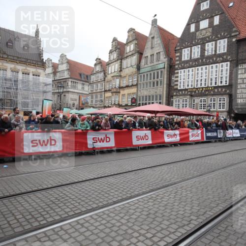 05.10.2025 - 20. swb-Marathon Bremen Yannick Fuchs http://msf.ph/oto/9310710 05.10.2025 11:23:52 Ziel  meine-sportfotos.de