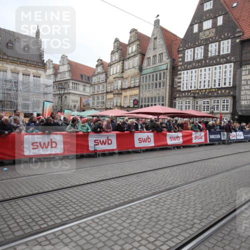 05.10.2025 - 20. swb-Marathon Bremen Yannick Fuchs http://msf.ph/oto/9310712 05.10.2025 11:23:53 Ziel  meine-sportfotos.de