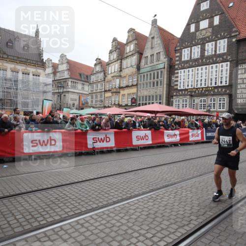 05.10.2025 - 20. swb-Marathon Bremen Yannick Fuchs http://msf.ph/oto/9310714 05.10.2025 11:23:54 Ziel  meine-sportfotos.de