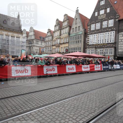 05.10.2025 - 20. swb-Marathon Bremen Yannick Fuchs http://msf.ph/oto/9310740 05.10.2025 11:24:08 Ziel  meine-sportfotos.de
