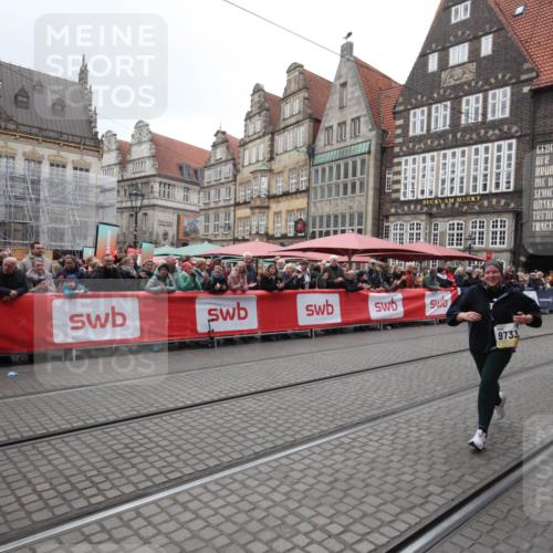 05.10.2025 - 20. swb-Marathon Bremen Yannick Fuchs http://msf.ph/oto/9310764 05.10.2025 11:24:22 Ziel 9733, 11190 meine-sportfotos.de