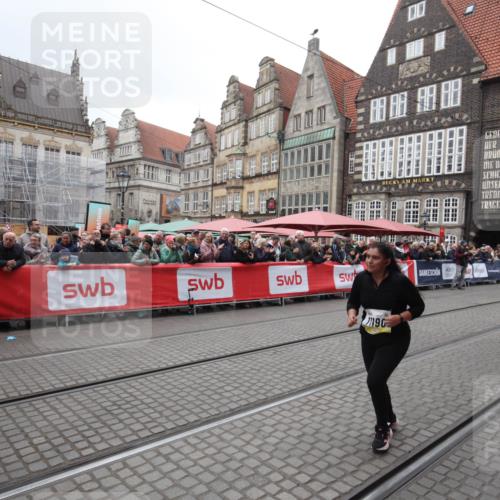 05.10.2025 - 20. swb-Marathon Bremen Yannick Fuchs http://msf.ph/oto/9310772 05.10.2025 11:24:26 Ziel 11190 meine-sportfotos.de