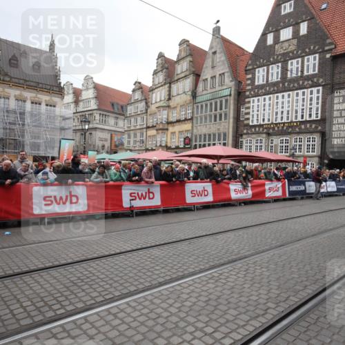 05.10.2025 - 20. swb-Marathon Bremen Yannick Fuchs http://msf.ph/oto/9310789 05.10.2025 11:24:35 Ziel  meine-sportfotos.de
