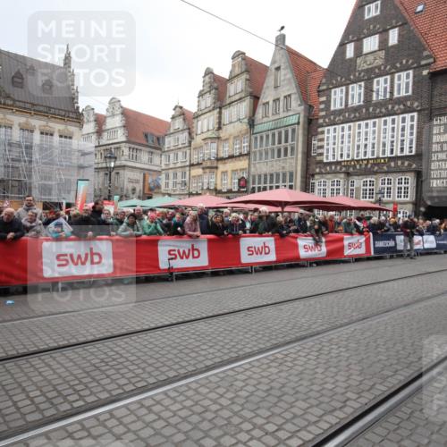 05.10.2025 - 20. swb-Marathon Bremen Yannick Fuchs http://msf.ph/oto/9310792 05.10.2025 11:24:36 Ziel  meine-sportfotos.de