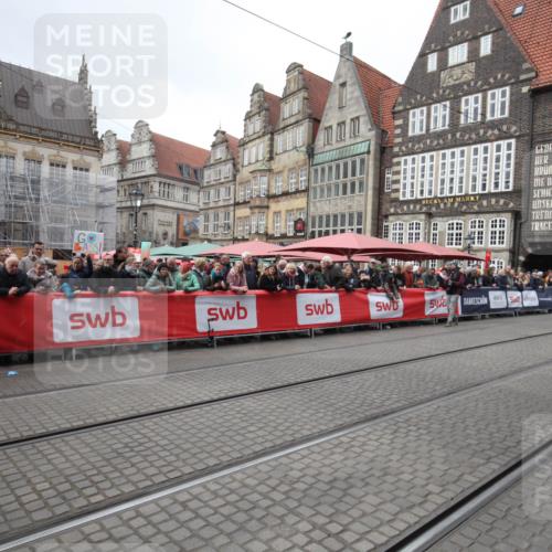05.10.2025 - 20. swb-Marathon Bremen Yannick Fuchs http://msf.ph/oto/9310798 05.10.2025 11:24:40 Ziel  meine-sportfotos.de