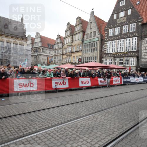 05.10.2025 - 20. swb-Marathon Bremen Yannick Fuchs http://msf.ph/oto/9310802 05.10.2025 11:24:42 Ziel  meine-sportfotos.de