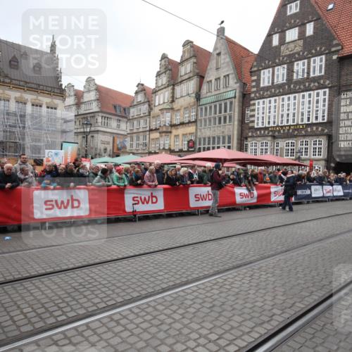 05.10.2025 - 20. swb-Marathon Bremen Yannick Fuchs http://msf.ph/oto/9310810 05.10.2025 11:24:45 Ziel  meine-sportfotos.de