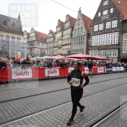 05.10.2025 - 20. swb-Marathon Bremen Yannick Fuchs http://msf.ph/oto/9310879 05.10.2025 11:25:08 Ziel 10133 meine-sportfotos.de