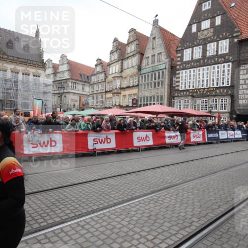 05.10.2025 - 20. swb-Marathon Bremen Yannick Fuchs http://msf.ph/oto/9310880 05.10.2025 11:25:08 Ziel 10133 meine-sportfotos.de