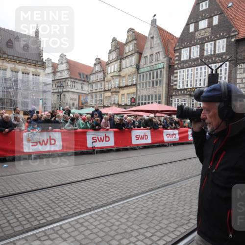 05.10.2025 - 20. swb-Marathon Bremen Yannick Fuchs http://msf.ph/oto/9310913 05.10.2025 11:25:18 Ziel 9763 meine-sportfotos.de