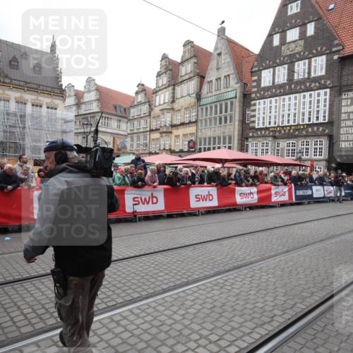 05.10.2025 - 20. swb-Marathon Bremen Yannick Fuchs http://msf.ph/oto/9310919 05.10.2025 11:25:20 Ziel 9763 meine-sportfotos.de