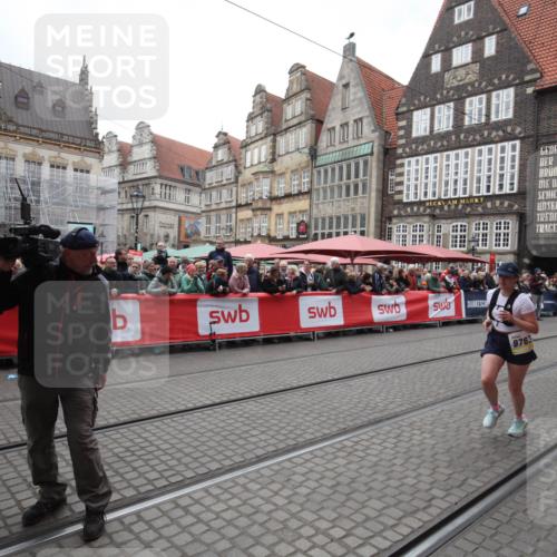 05.10.2025 - 20. swb-Marathon Bremen Yannick Fuchs http://msf.ph/oto/9310925 05.10.2025 11:25:21 Ziel 9763 meine-sportfotos.de