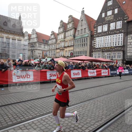 05.10.2025 - 20. swb-Marathon Bremen Yannick Fuchs http://msf.ph/oto/9310999 05.10.2025 11:25:42 Ziel  meine-sportfotos.de