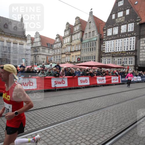 05.10.2025 - 20. swb-Marathon Bremen Yannick Fuchs http://msf.ph/oto/9311001 05.10.2025 11:25:42 Ziel  meine-sportfotos.de