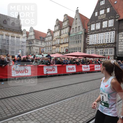 05.10.2025 - 20. swb-Marathon Bremen Yannick Fuchs http://msf.ph/oto/9311005 05.10.2025 11:25:44 Ziel 9338 meine-sportfotos.de