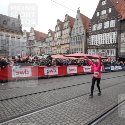 05.10.2025 - 20. swb-Marathon Bremen Yannick Fuchs http://msf.ph/oto/9311014 05.10.2025 11:25:46 Ziel 9338 meine-sportfotos.de