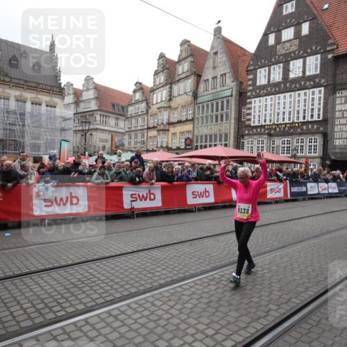 05.10.2025 - 20. swb-Marathon Bremen Yannick Fuchs http://msf.ph/oto/9311016 05.10.2025 11:25:47 Ziel 9338 meine-sportfotos.de
