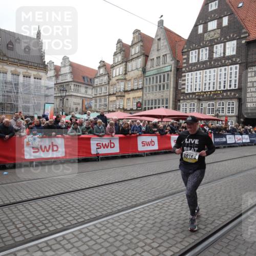 05.10.2025 - 20. swb-Marathon Bremen Yannick Fuchs http://msf.ph/oto/9311038 05.10.2025 11:25:53 Ziel 10184 meine-sportfotos.de