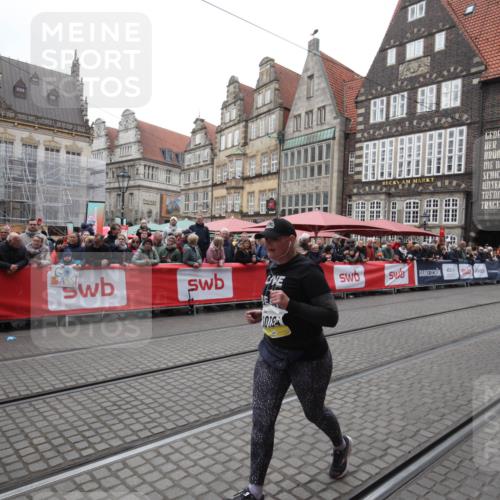05.10.2025 - 20. swb-Marathon Bremen Yannick Fuchs http://msf.ph/oto/9311040 05.10.2025 11:25:54 Ziel 10184 meine-sportfotos.de
