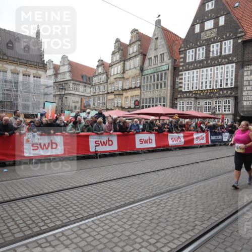 05.10.2025 - 20. swb-Marathon Bremen Yannick Fuchs http://msf.ph/oto/9311087 05.10.2025 11:26:08 Ziel 10144 meine-sportfotos.de