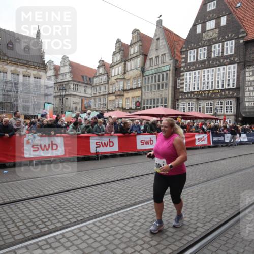 05.10.2025 - 20. swb-Marathon Bremen Yannick Fuchs http://msf.ph/oto/9311091 05.10.2025 11:26:09 Ziel 10144 meine-sportfotos.de