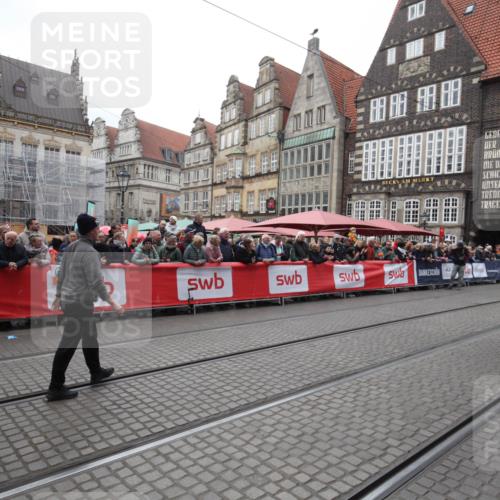 05.10.2025 - 20. swb-Marathon Bremen Yannick Fuchs http://msf.ph/oto/9311111 05.10.2025 11:26:16 Ziel 10373 meine-sportfotos.de
