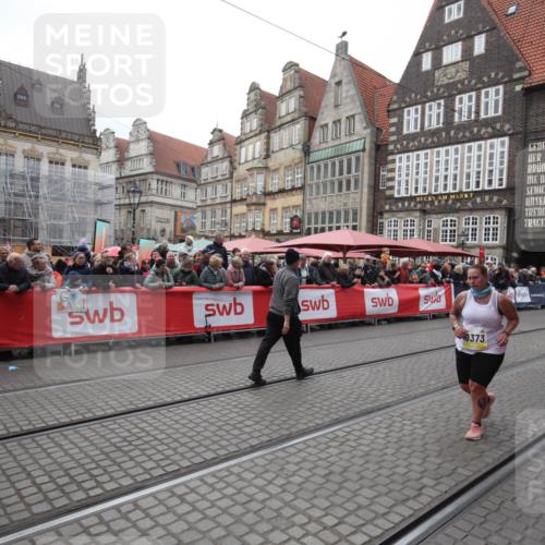 05.10.2025 - 20. swb-Marathon Bremen Yannick Fuchs http://msf.ph/oto/9311118 05.10.2025 11:26:18 Ziel 10373 meine-sportfotos.de
