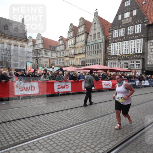 05.10.2025 - 20. swb-Marathon Bremen Yannick Fuchs http://msf.ph/oto/9311120 05.10.2025 11:26:18 Ziel 10373 meine-sportfotos.de